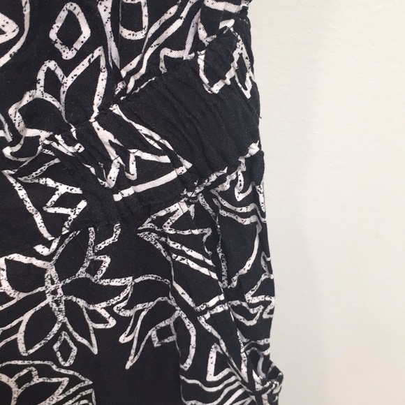 Black and White Printed Jumpsuit - Picture 5 of 6